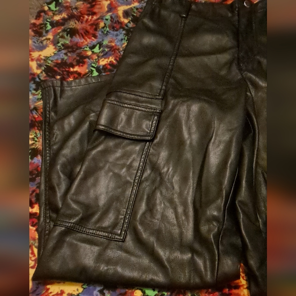 Forever 21 Black Baggy Cargo Style Pants - Picture 3 of 11